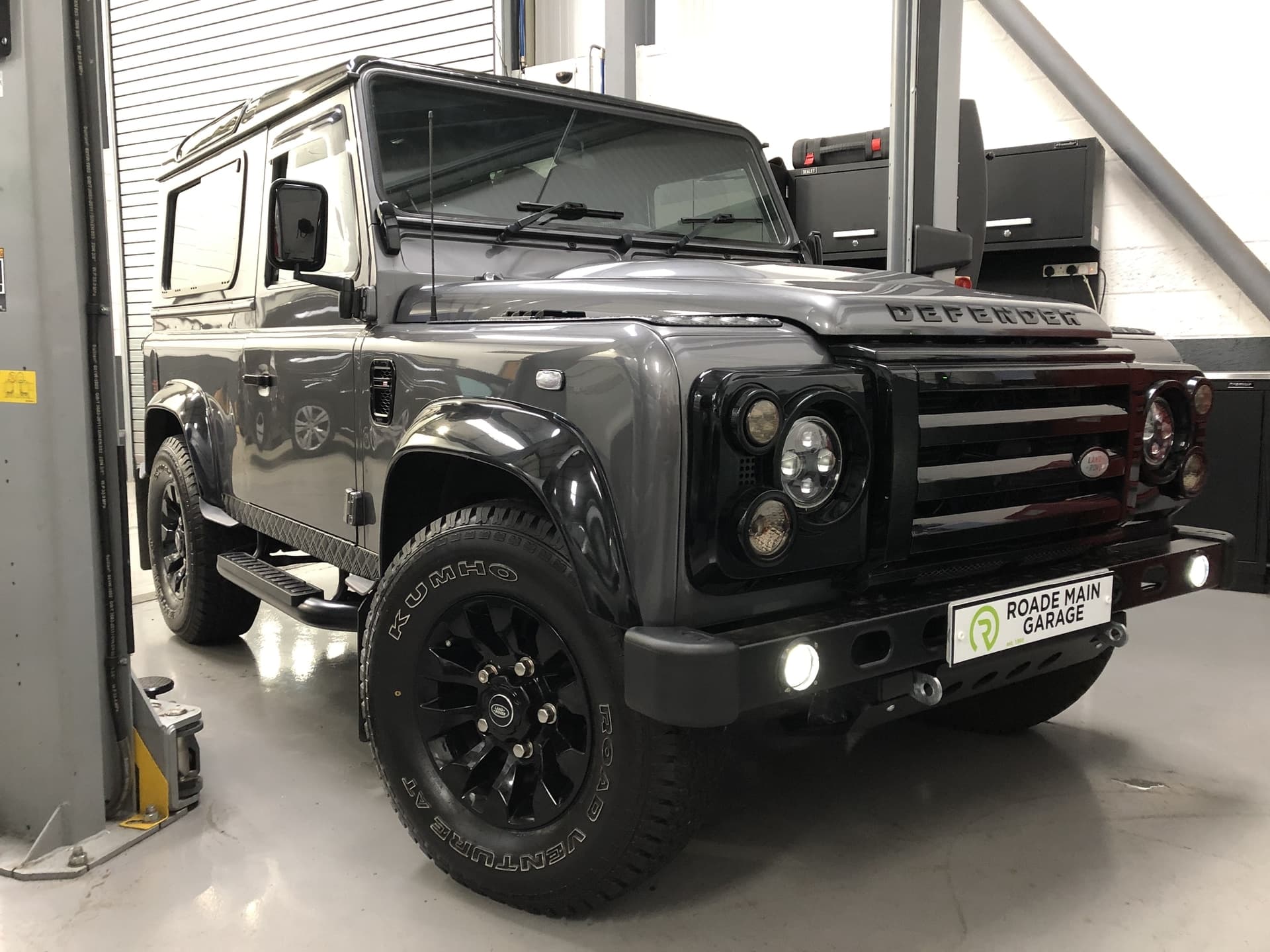 Land Rover Garage