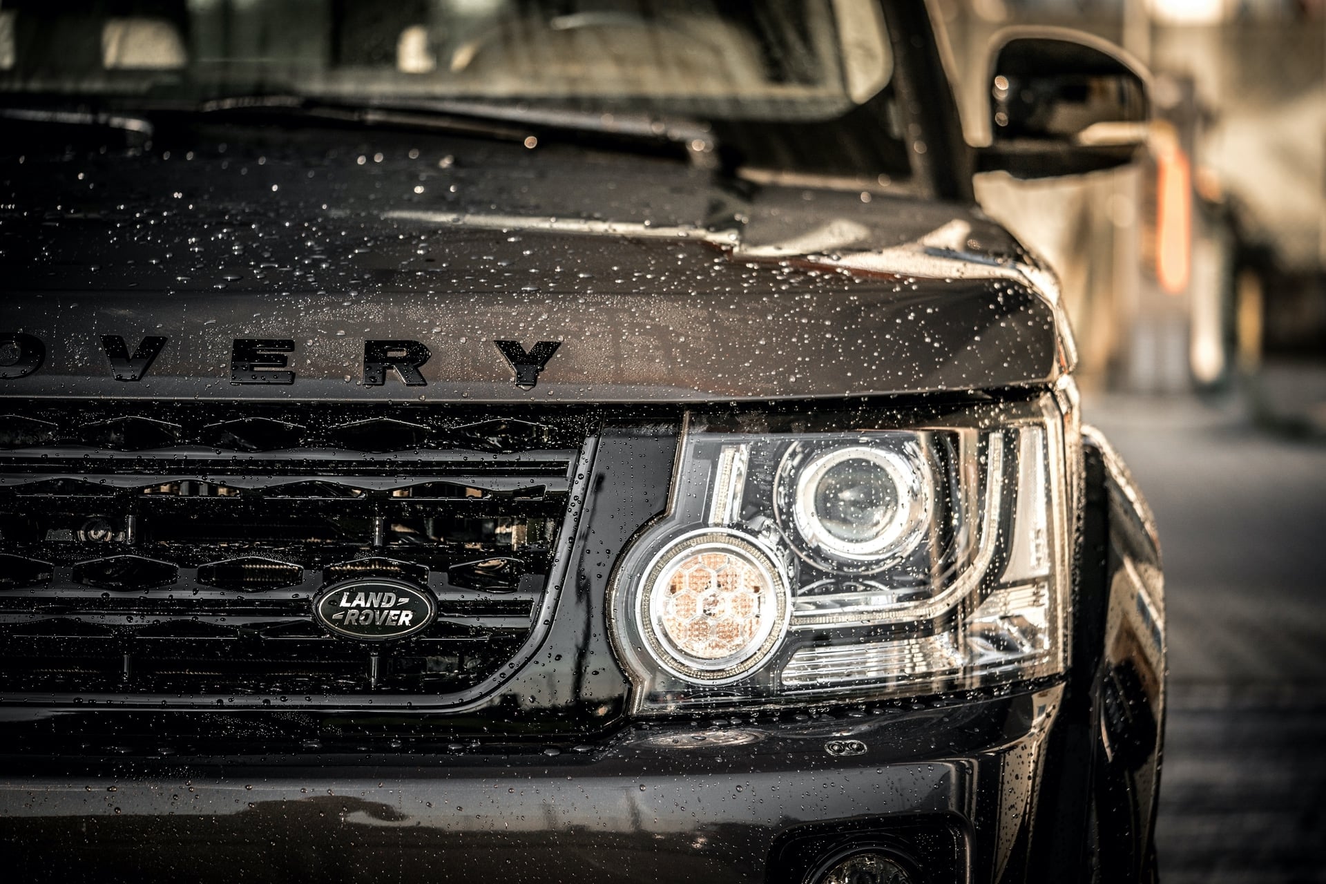 Land Rover Garage